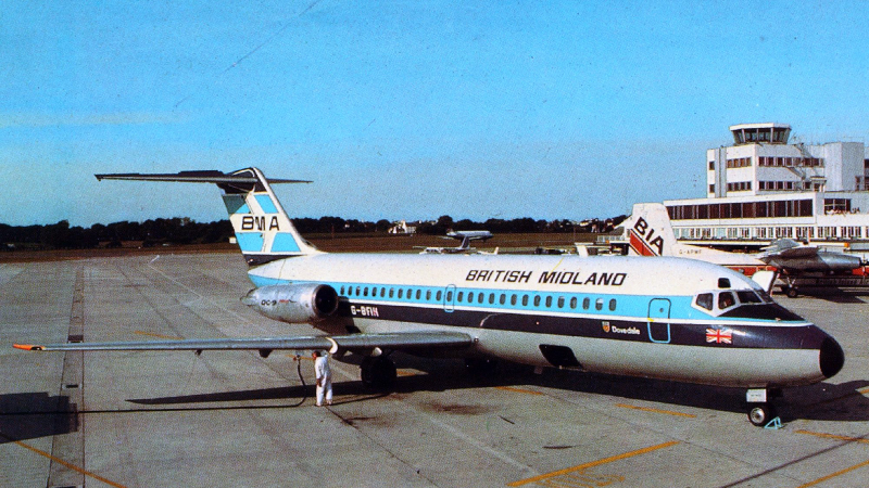 Illustration for article titled 27 Stylish Airliner Liveries From The Past